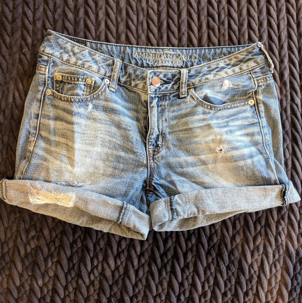 Jean shorts distressed